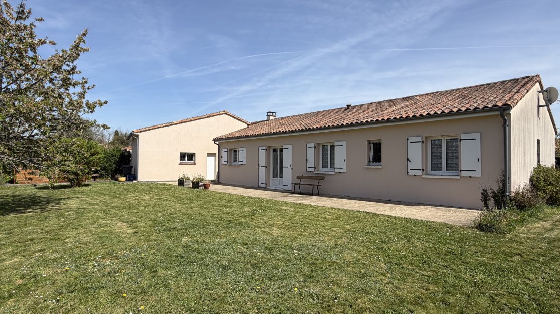 Maison 5 pièces 101 m² · à Montamisé · 101 m² · 269 990 €